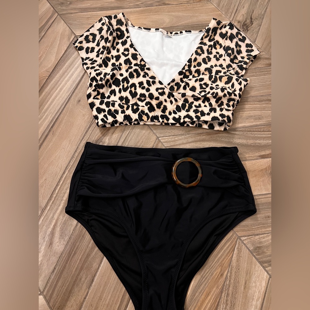 Old Navy two piece Swimwear